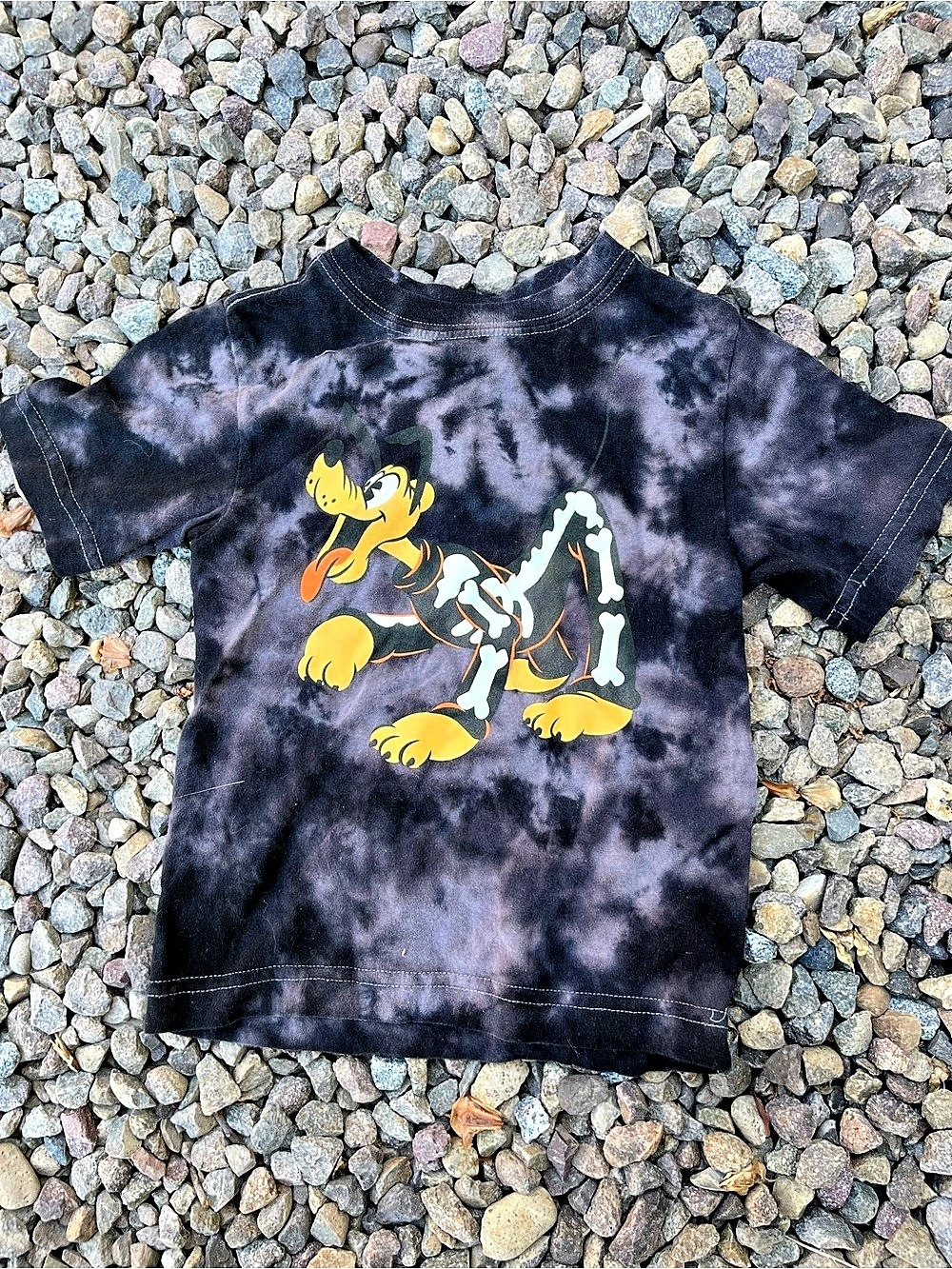 Disney Parks Boys Size 4 Glow in the Dark Tie-Dye Pluto Graphic Tee